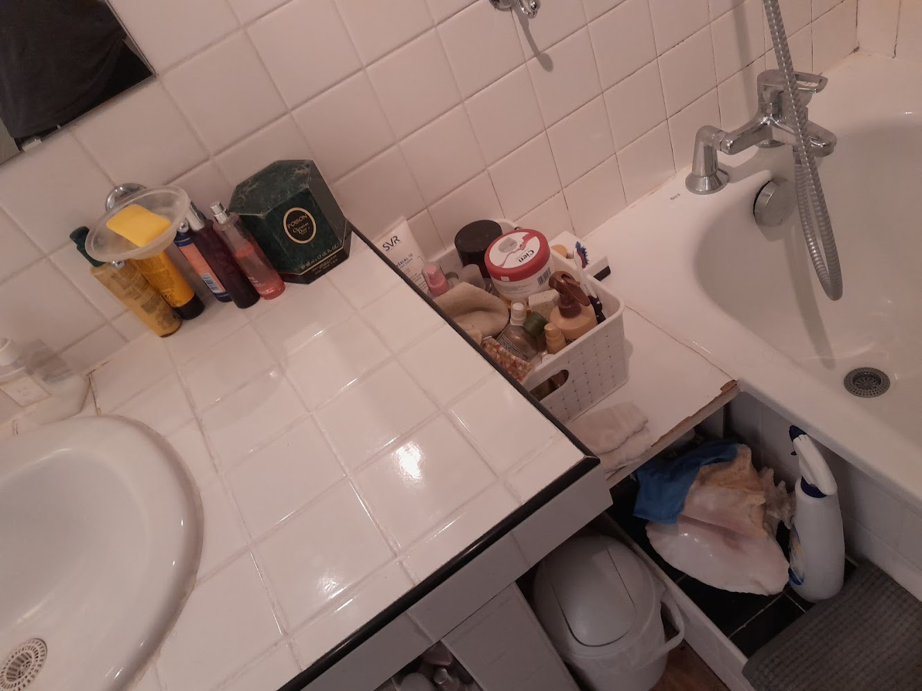 from my airbnb, I’m not sure what the correct bottle is, so I just used
my shampoo