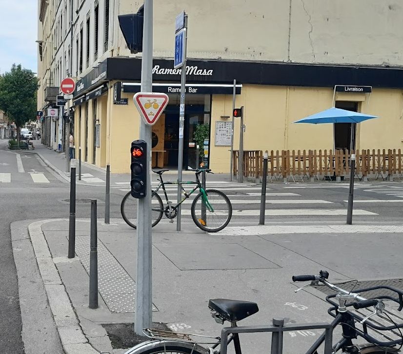 some signs only allow certain turns on red